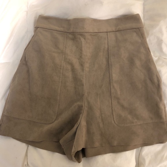 Aritzia Wilfred Suede Bossier Shorts Size S - Picture 4 of 8